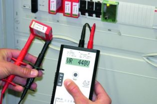 Kontrola warystorowych ograniczników przepięć w instalacjach elektrycznych nn